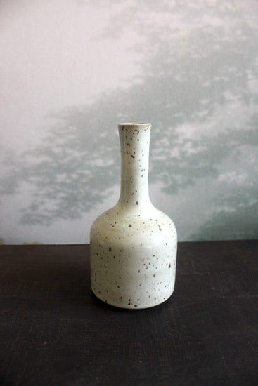 The Elegance Vase, handmade ceramics - Amber Sealed - Modern Chinese Jewelry & Craft